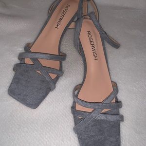 Roserwish Gray Suede Kitten Heels Size 9.5 New
